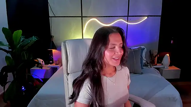 Gia Mazzon online show from November 4, 4:45 pm