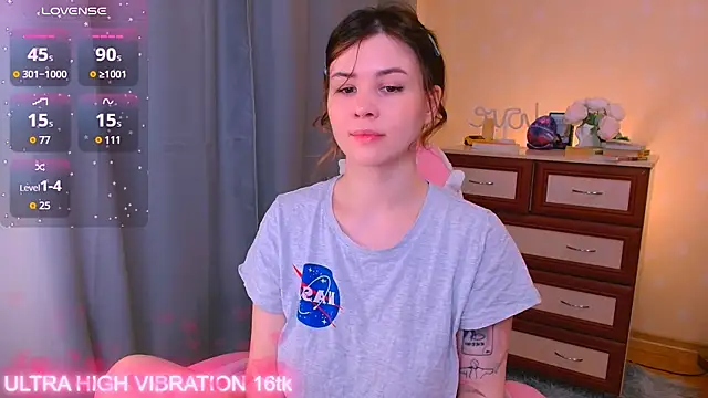 cutie mili online show from October 6, 7:47 am