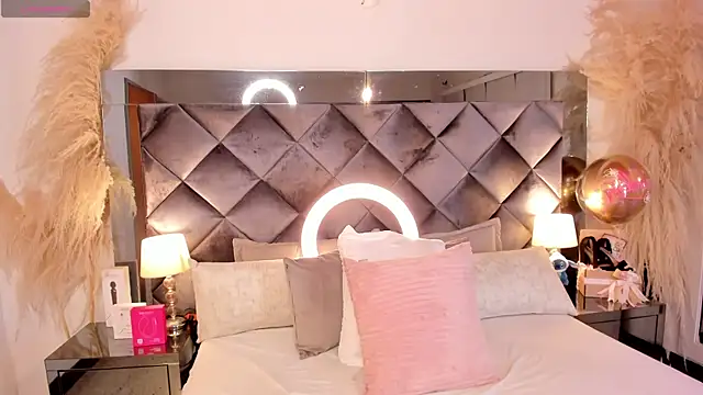 sofhiaa adaams online show from October 11, 11:07 pm