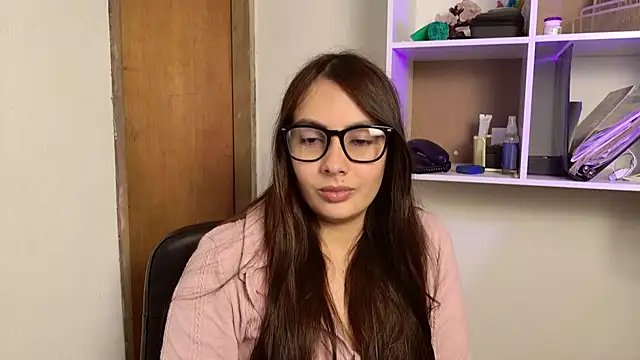 lalawhitte online show from July 10, 7:03 pm