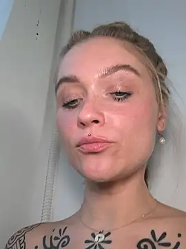 Goldloeckchen159 online show from June 22, 5:43 pm