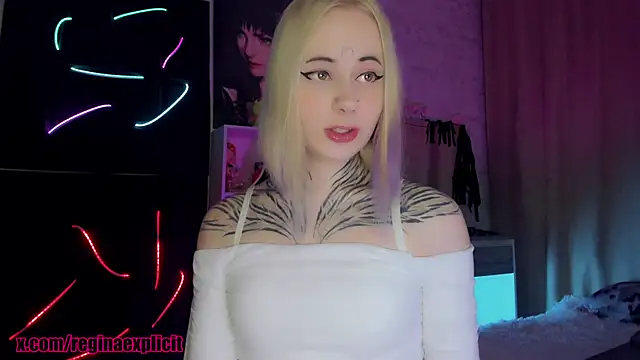 snake  bites online show from November 7, 9:42 pm