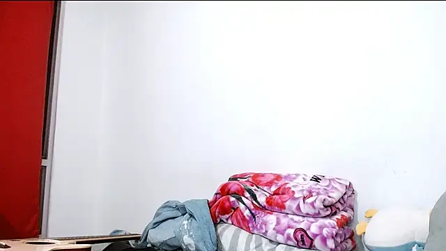 Catnessa online show from December 3, 1:08 am