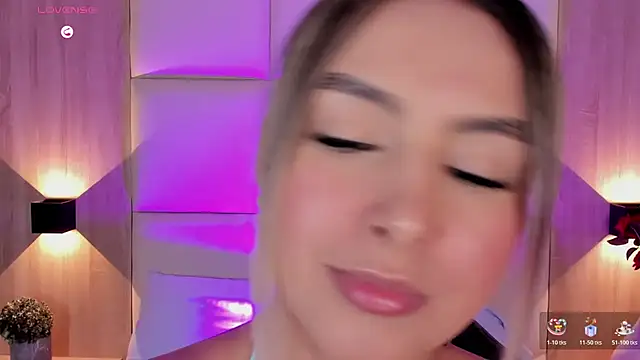 bella1207 online show from November 7, 8:03 pm