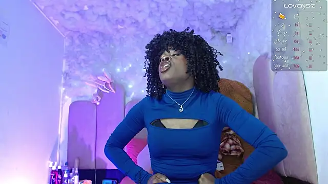 puca ebony online show from November 8, 8:25 pm