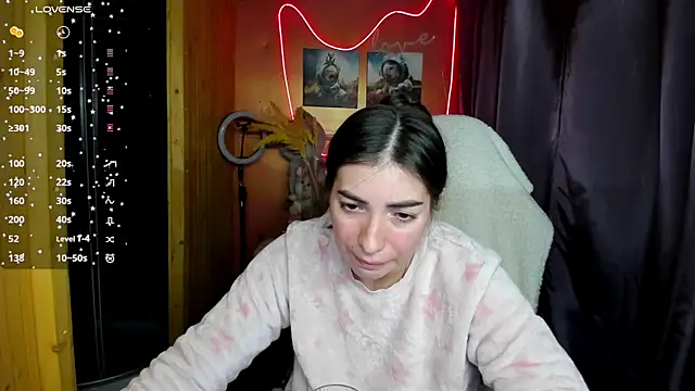 Fiery Brunette  online show from November 16, 9:43 am