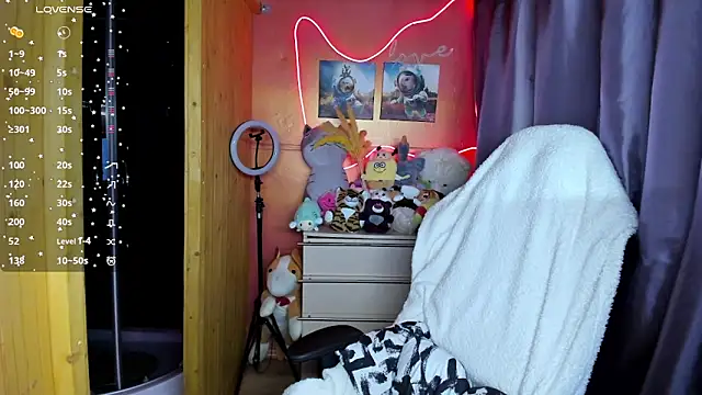 Fiery Brunette  online show from March 7, 3:02 am