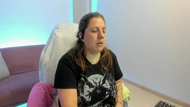 katie joness  online show from September 18, 12:58 pm