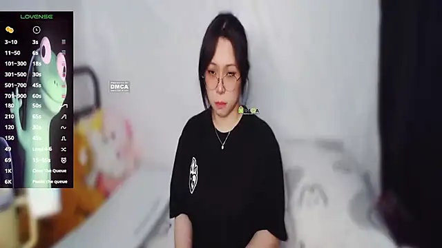 mememe 1006  online show from April 11, 10:24 pm