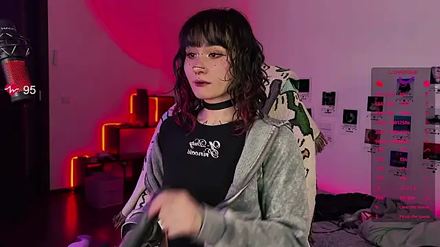 deadlysweet online show from September 30, 2:06 am