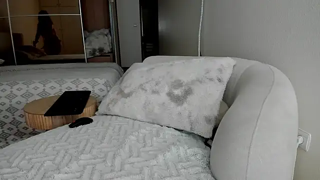 dulceys online show from April 17, 10:28 am