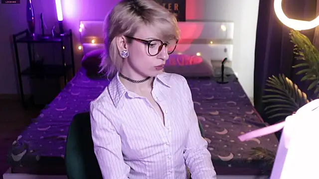  Moonlight t online show from April 24, 9:01 am