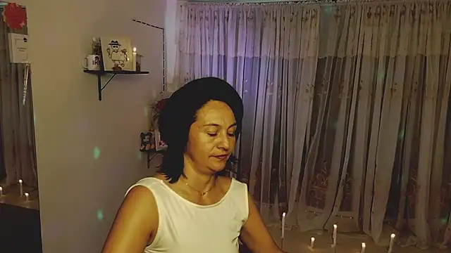 Latin Lola online show from October 18, 8:43 pm