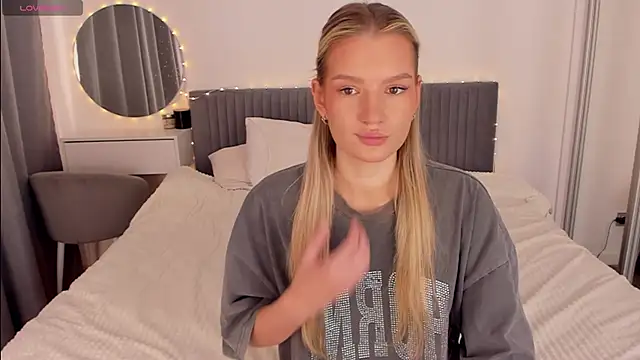 CassieRayss online show from March 17, 8:07 am