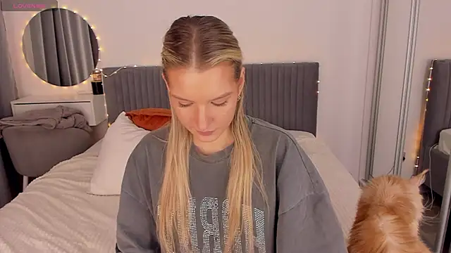 CassieRayss online show from April 14, 2:39 pm