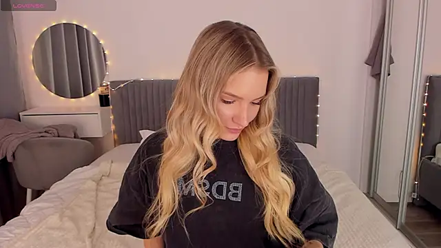 CassieRayss online show from May 6, 4:44 pm