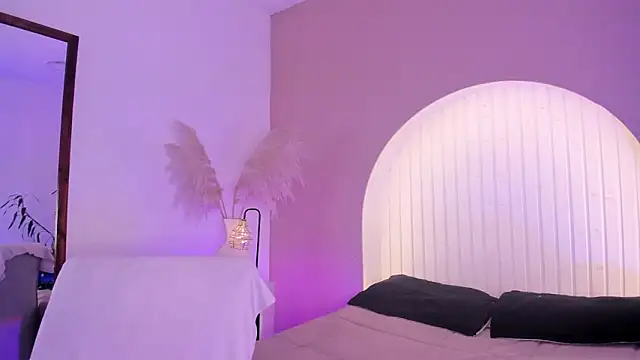 martina duque  online show from March 18, 5:29 pm