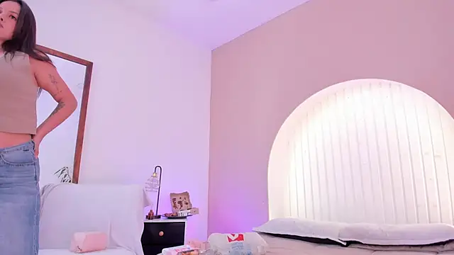 martina duque  online show from March 13, 7:04 pm