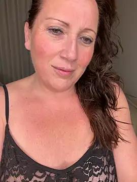 xsexycurvymilf online show from April 20, 2:31 pm