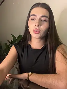 Coralinee 01 online show from December 22, 1:31 am