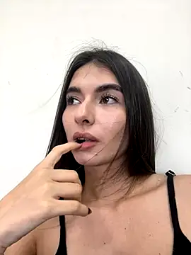 Coralinee 01 online show from October 30, 3:46 pm