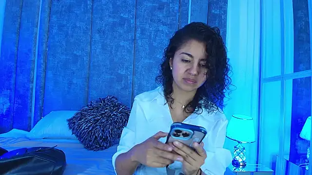 Amareto  online show from February 3, 2:55 pm