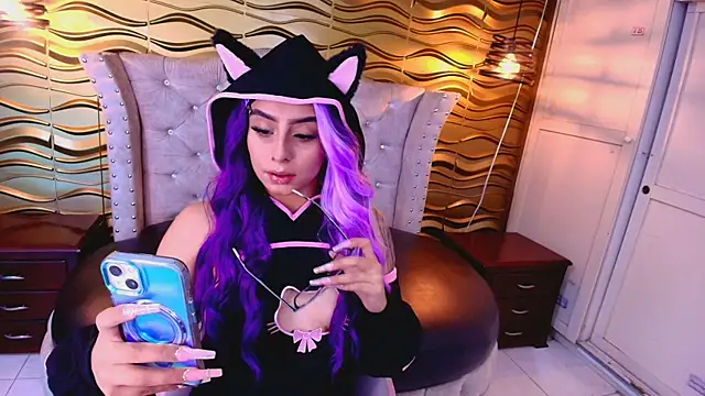 Andreita Jones online show from April 8, 12:18 pm