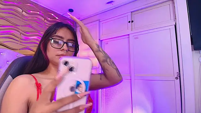 Andreita Jones online show from March 18, 11:48 am