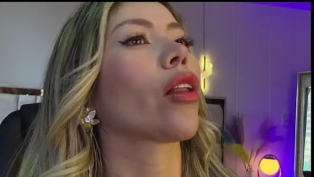 Ammy Castro online show from February 24, 10:19 pm