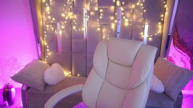 CocoSecretss online show from June 11, 6:43 am