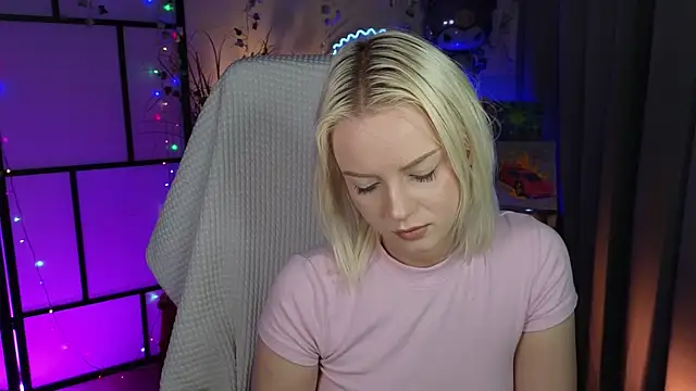 ImBonBon online show from September 12, 11:45 pm