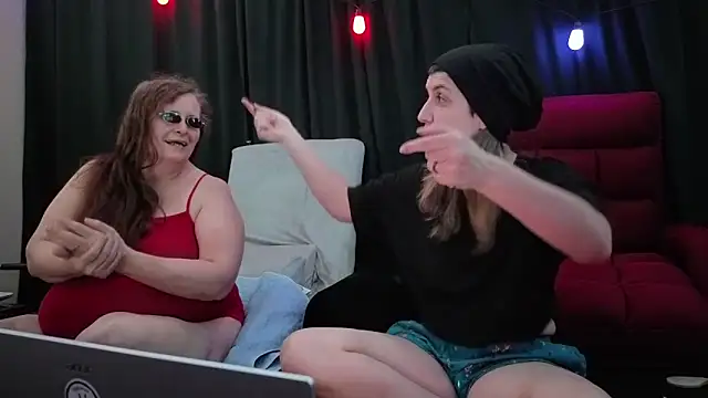 Sexy Mama-69 online show from October 20, 4:21 pm