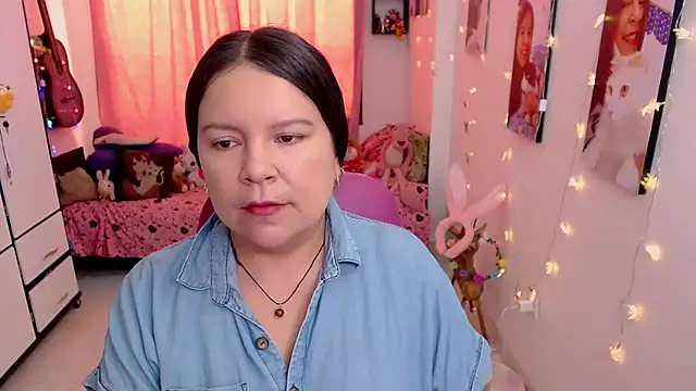 claryssa  online show from April 17, 5:26 pm