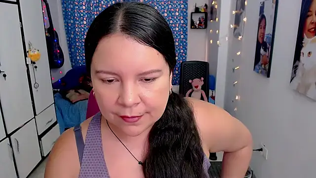 claryssa  online show from October 11, 8:00 pm