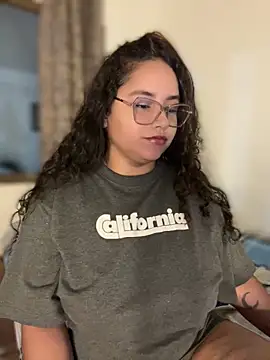 CurlyGirl 1 online show from May 11, 11:35 pm