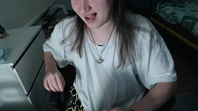 EvaMiron online show from November 3, 6:23 pm