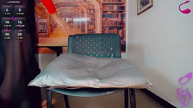 Amanda Cax online show from February 6, 7:39 pm