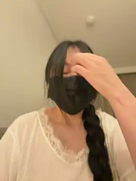 MEOW MEO online show from April 22, 4:15 pm