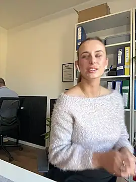 Hii Lolla online show from April 2, 7:06 am