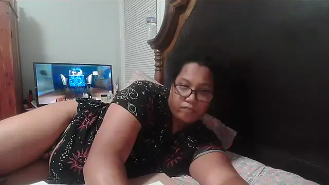 ebonyred online show from March 23, 1:23 am