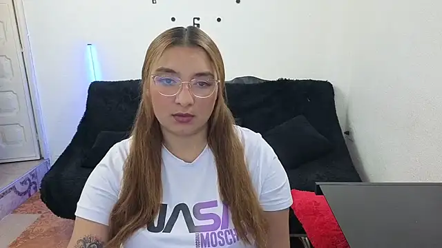 sweetcarla online show from May 13, 5:19 pm