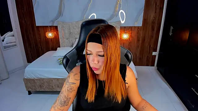 mia 18v online show from April 18, 8:09 pm