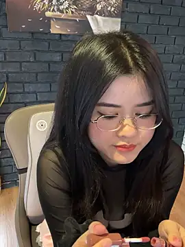 Lynn-babie online show from December 18, 4:39 am