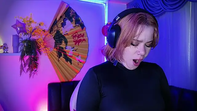 albaismynameX online show from September 9, 12:05 pm