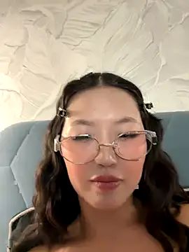 Aiko Yumi online show from October 2, 8:47 pm