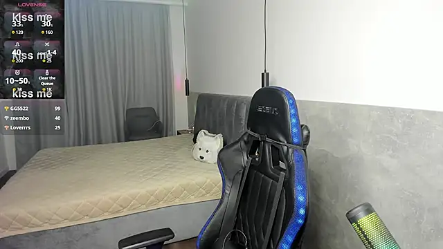 MCfly 11 online show from April 18, 9:15 pm