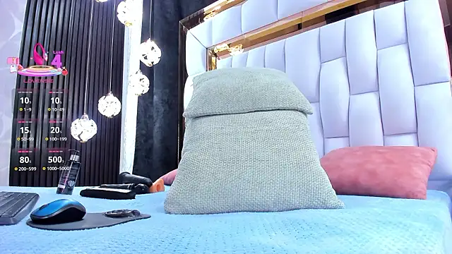 SarayRoyse online show from March 10, 7:51 pm