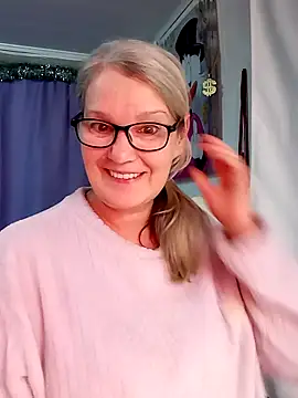 irinamaux online show from January 8, 7:12 am