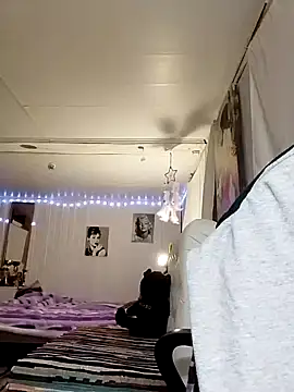 irinamaux online show from December 4, 10:39 am