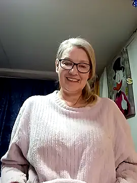 irinamaux online show from April 4, 4:06 pm